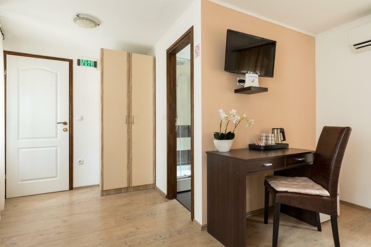 Guesthouse Imperator สปลิท ภายนอก รูปภาพ